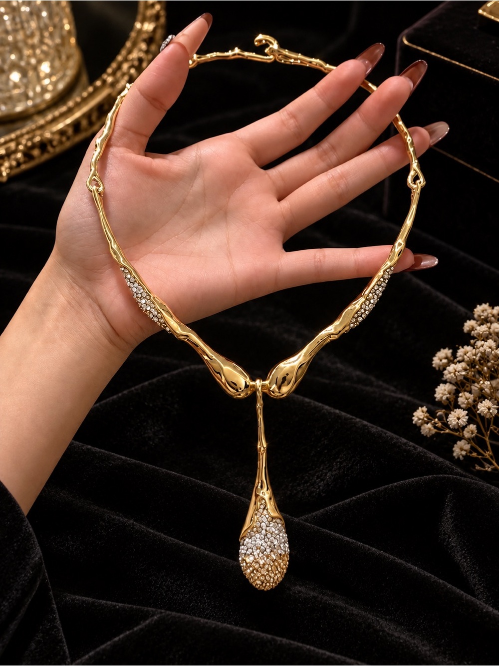 Elegant Gold Crystal Teardrop Necklace